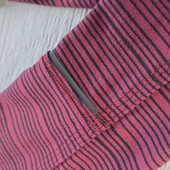 Lululemon Kanto Catch Me Long Sleeve Stripe Wine Berry Black Top| Women's Size 6 - Picture 9 of 12